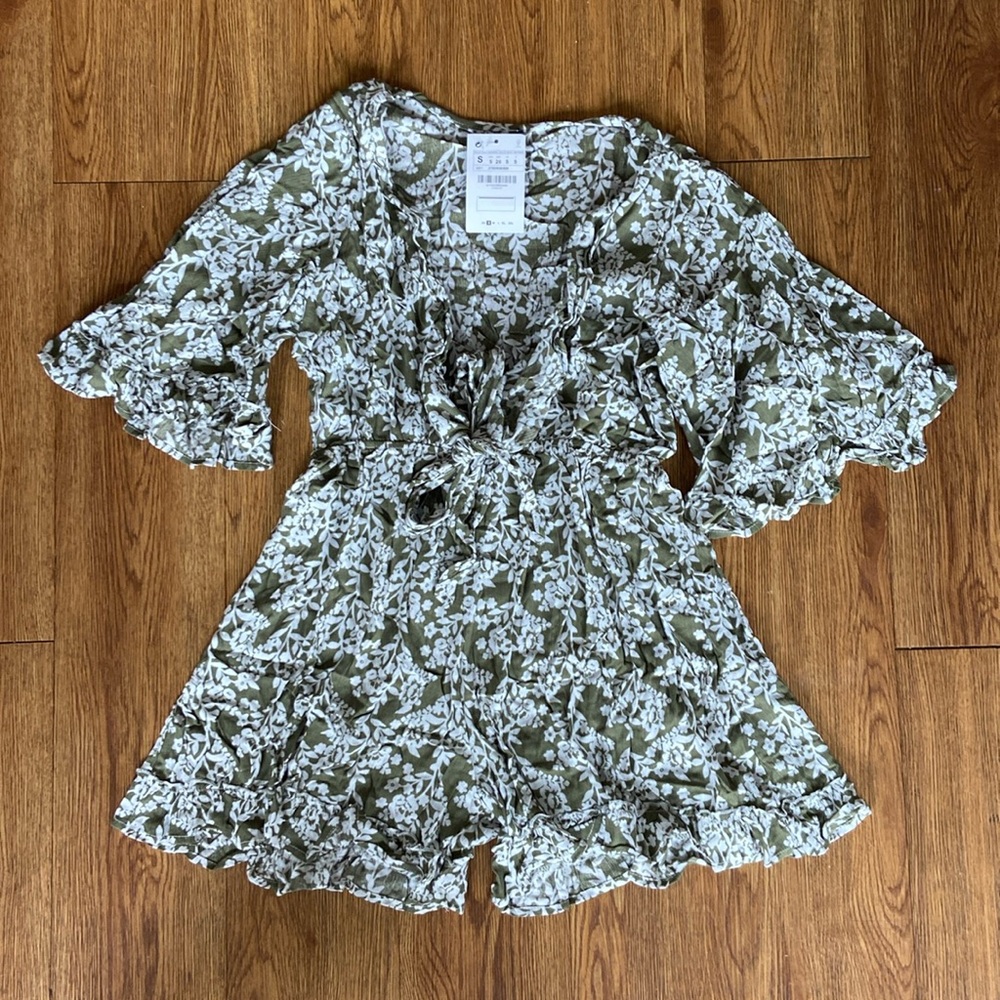 Comfortable, thin summer, Boho romper, ruffles V-neck front tie,  green floral